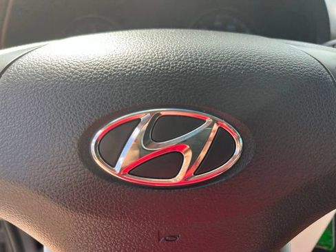 Used 2018 Hyundai Elantra GT FWD image 26
