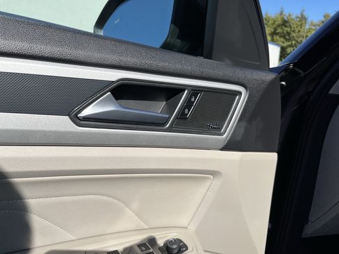 Used 2023 Volkswagen Atlas SEL Premium image 17