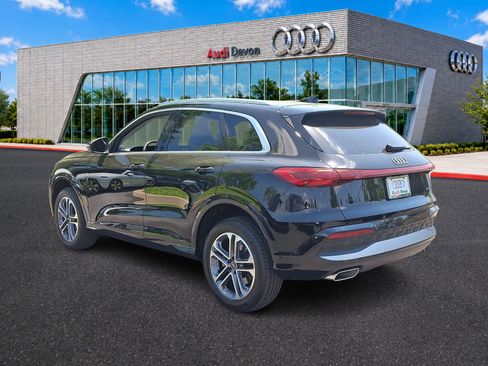 Certified 2025 Audi Q5 Premium w/ Convenience Package AWD/4WD image 4