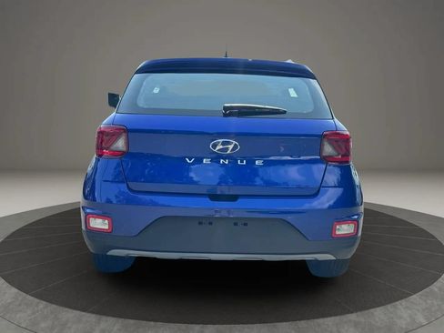 Used 2023 Hyundai Venue SEL w/ Cargo Package FWD image 4