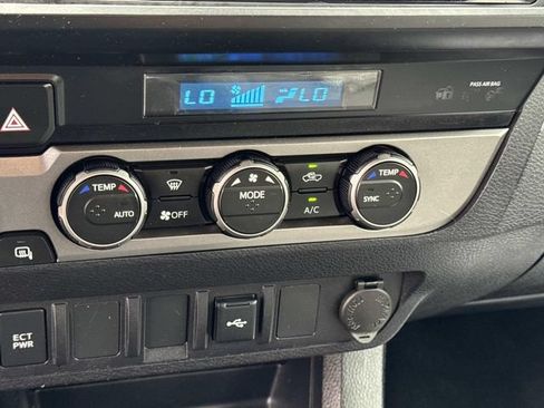 Used 2022 Toyota Tacoma SR AWD/4WD image 15
