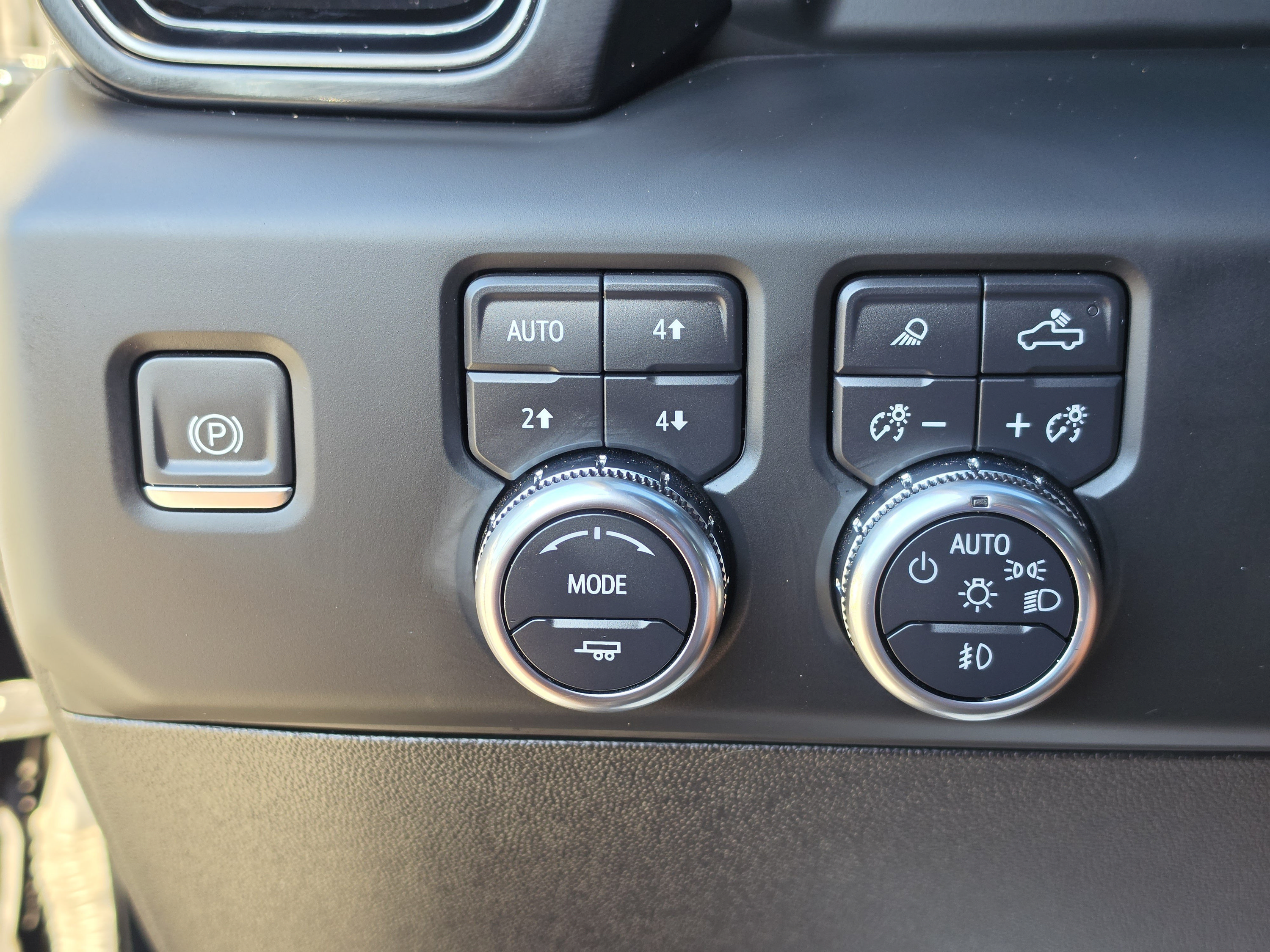 Used 2024 GMC Sierra 2500 AT4 w/ AT4 Premium Plus Package AWD/4WD image 36