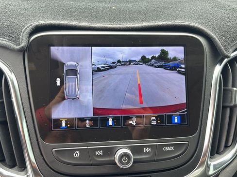 Used 2024 Chevrolet Equinox LT FWD image 26