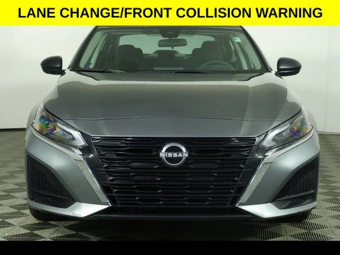 Used 2025 Nissan Altima 2.5 SV FWD image 8