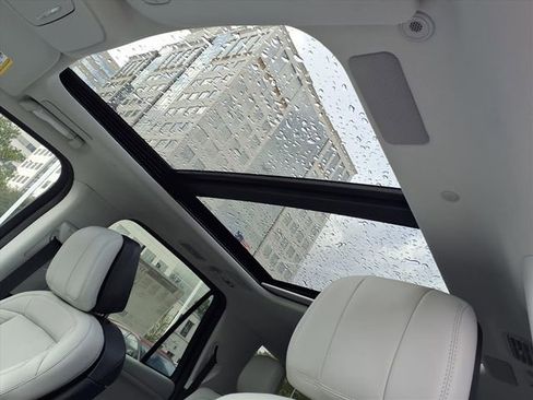New 2026 Lincoln Navigator L Reserve AWD/4WD image 8