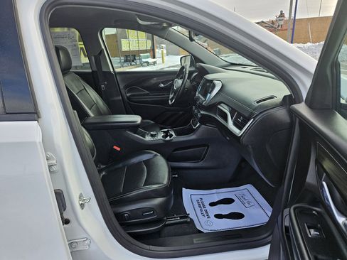 Used 2024 GMC Terrain SLT image 10