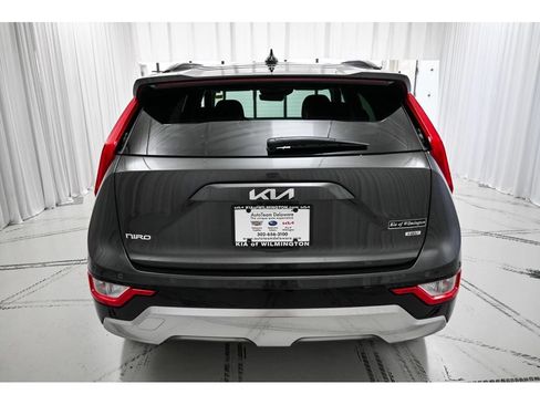 New 2026 Kia Niro FWD image 6