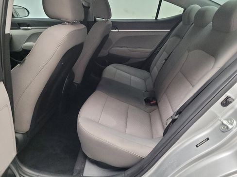 Used 2020 Hyundai Elantra SE FWD image 18