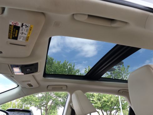 Used 2020 Lexus RX 450h AWD w/ Premium Package image 31
