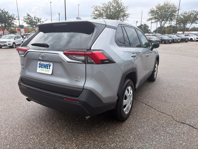Used 2025 Toyota RAV4 LE AWD/4WD image 5