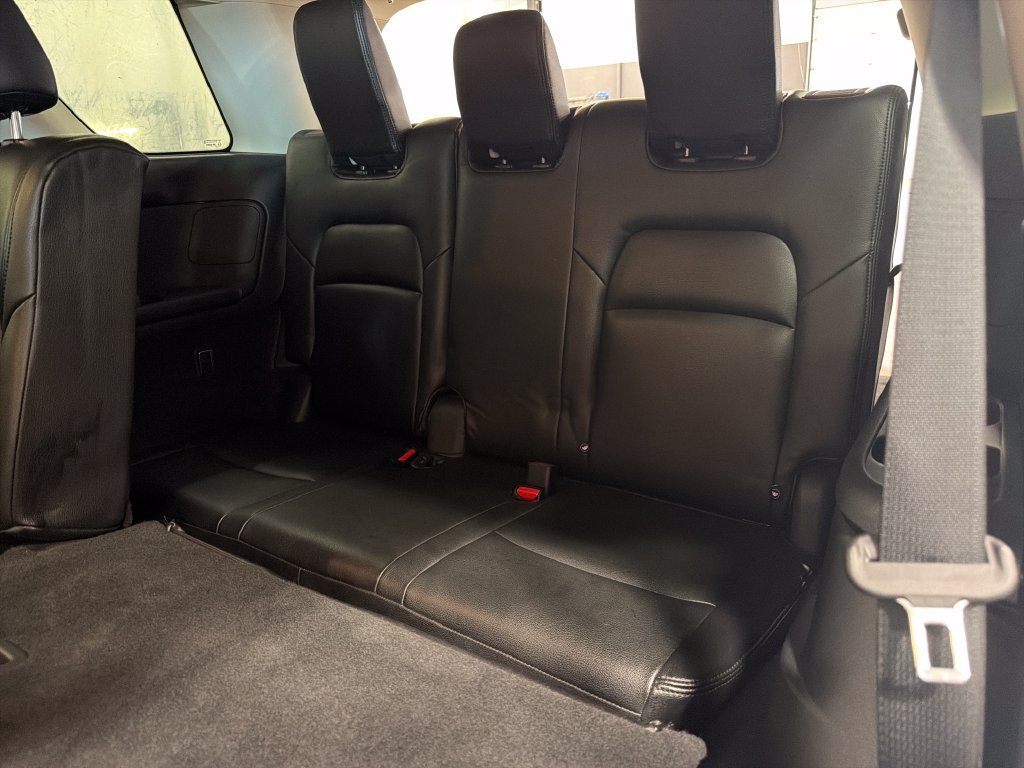 Used 2022 Nissan Pathfinder SV w/ SV Black Package FWD image 17