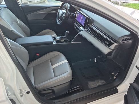 Certified 2025 Toyota Camry SE FWD image 5