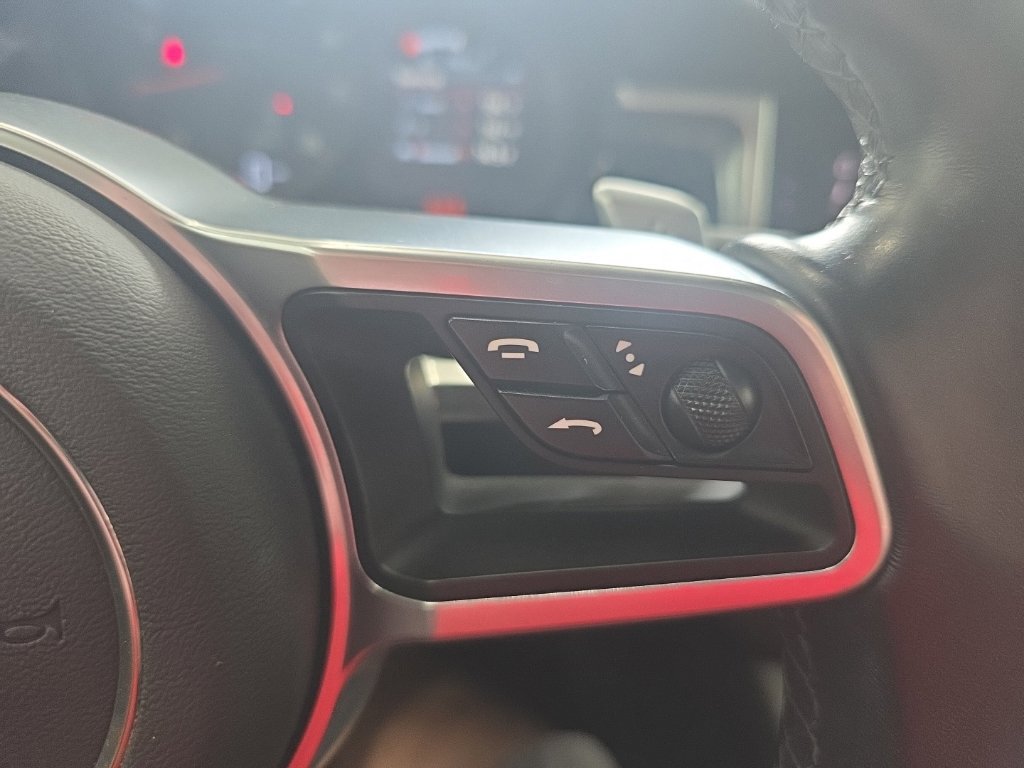 Used 2021 Porsche Macan AWD/4WD image 46