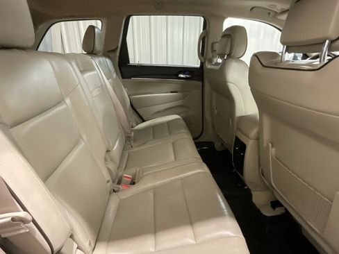 Used 2019 Jeep Grand Cherokee Overland image 12