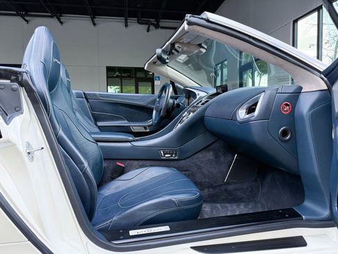 Used 2014 Aston Martin Vanquish Volante image 28
