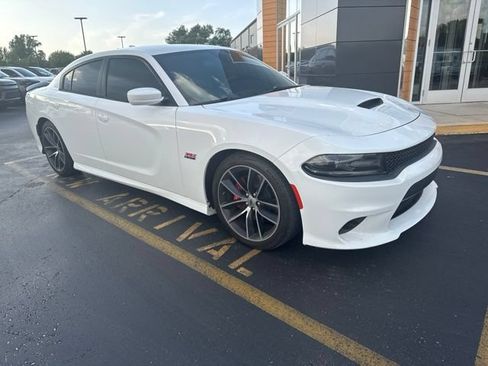 Used 2017 Dodge Charger R/T Scat Pack RWD image 2