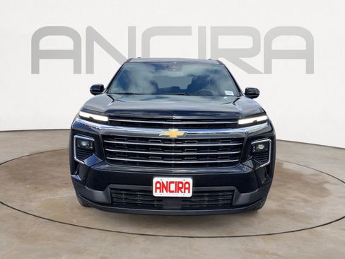 Used 2025 Chevrolet Traverse LT FWD image 6