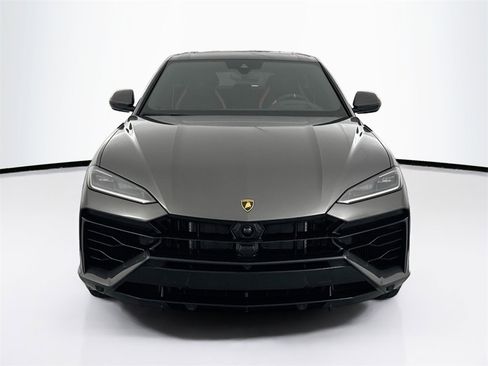 Used 2025 Lamborghini Urus SE image 2
