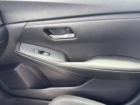 Used 2024 Nissan Sentra SV FWD image 23