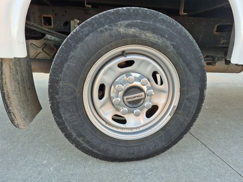 Used 2019 Ford F250 XL w/ XL Value Package image 12