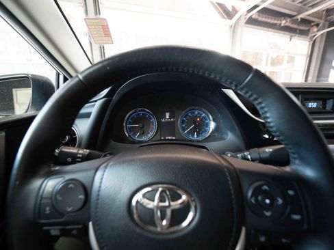 Used 2018 Toyota Corolla SE image 15