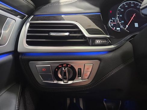 Used 2017 BMW 750i xDrive image 25