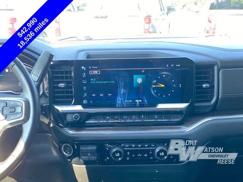Used 2023 Chevrolet Silverado 1500 RST AWD/4WD image 21