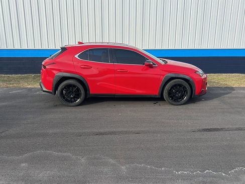 Used 2019 Lexus UX 200 w/ Accessory Package 2 image 4