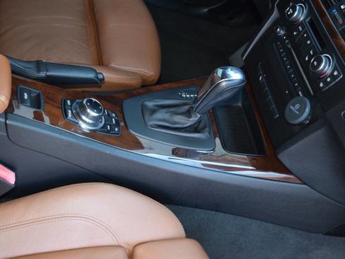 Used 2012 BMW 335i Convertible image 60