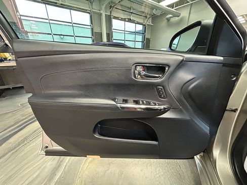 Used 2013 Toyota Avalon Limited w/ Technology Pkg FWD image 52