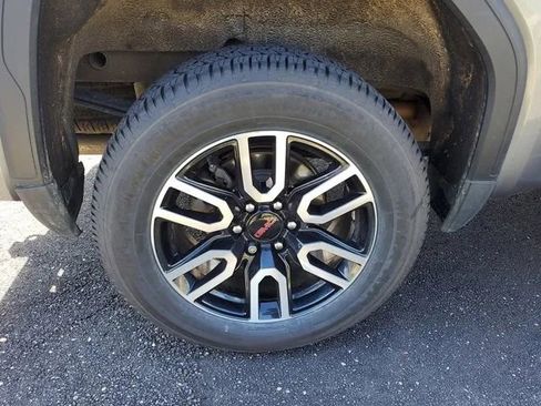 Used 2020 GMC Sierra 1500 AT4 w/ AT4 Premium Package image 5