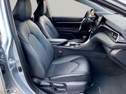 Used 2024 Toyota Camry SE FWD image 9