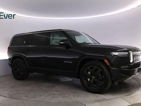 Used 2025 Rivian R1S Adventure AWD/4WD image 14