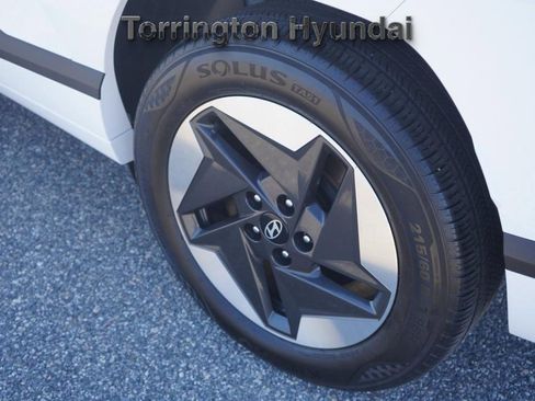 Certified 2025 Hyundai Kona SEL image 13