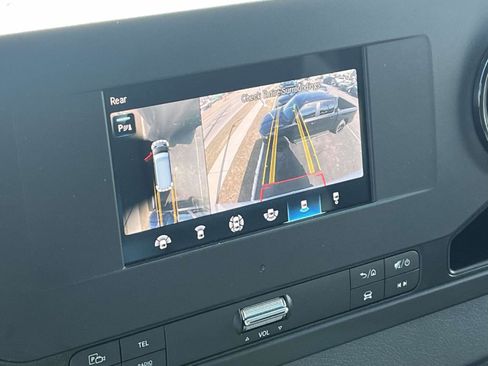 Used 2022 Mercedes-Benz Sprinter 2500 image 29