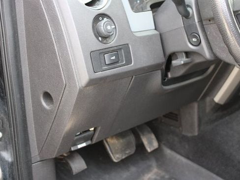 Used 2011 Ford F150 XLT w/ XLT Chrome Pkg image 20