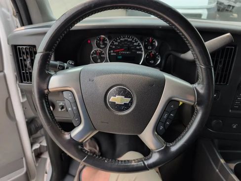 Used 2016 Chevrolet Express 2500 RWD image 21