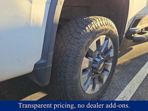 Used 2021 Chevrolet Silverado 2500 Custom w/ Custom Value Package image 5