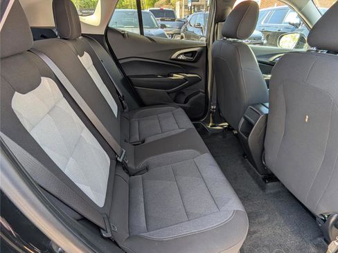 Used 2024 Chevrolet Trax LS w/ LS Convenience Package image 12