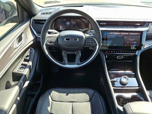 New 2026 Jeep Grand Cherokee L Limited AWD/4WD image 10