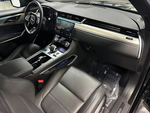 Used 2025 Jaguar F-PACE R-Dynamic S image 23