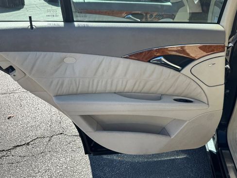 Used 2006 Mercedes-Benz E 350 4MATIC Sedan w/ Sunroof Pkg image 17
