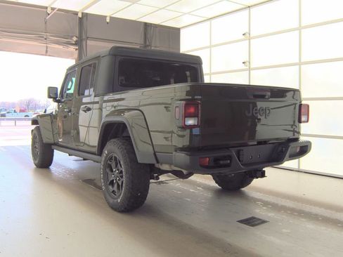 Used 2022 Jeep Gladiator Sport AWD/4WD image 4