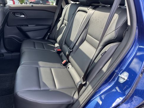Used 2023 Nissan Rogue SV w/ SV Premium B Package AWD/4WD image 18