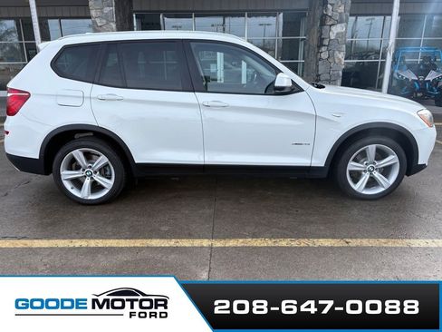 Used 2017 BMW X3 xDrive28i image 1