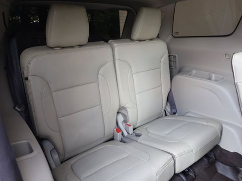 Used 2017 GMC Acadia Denali w/ Technology Package AWD/4WD image 26