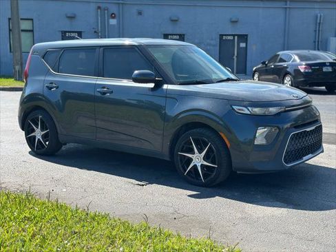 Used 2020 Kia Soul LX image 11