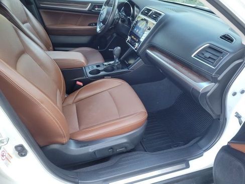Used 2018 Subaru Outback 3.6R Touring w/ Popular Package #3 AWD/4WD image 11