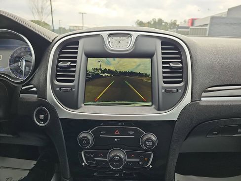 Used 2023 Chrysler 300 Touring RWD image 27