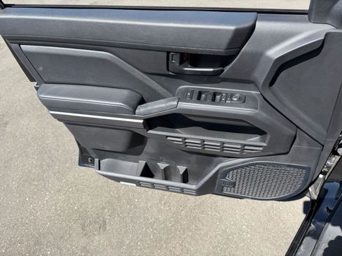 Used 2024 Toyota Tacoma SR5 w/ SR5 Upgrade Package image 21